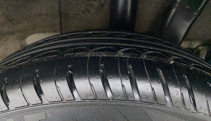 2018 Hyundai Xcent SX 1.2, Petrol, Manual, 33,099 km, Left Rear Tyre Tread