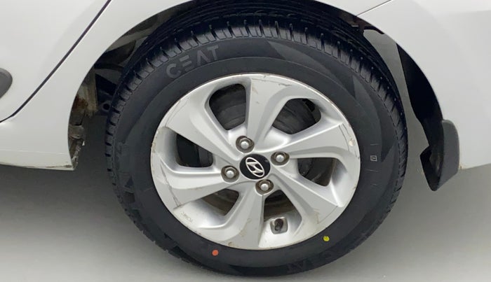 2018 Hyundai Xcent SX 1.2, Petrol, Manual, 33,099 km, Left rear tyre - Minor scratches