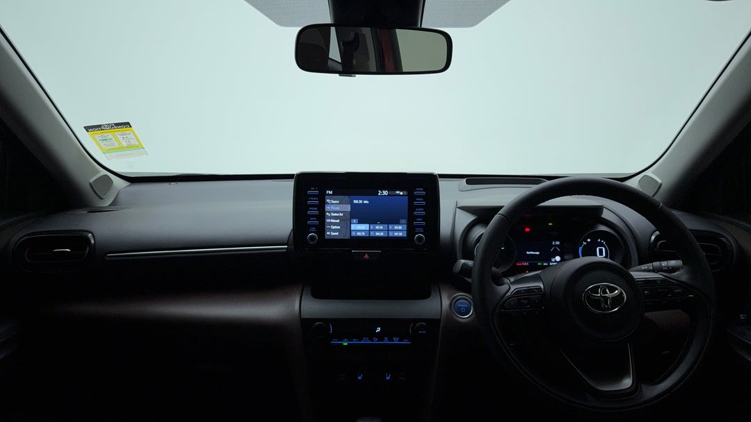 2022 Toyota Yaris Cross Urban Hybrid (two-tone), Automatic, 87993 km, Dashboard View