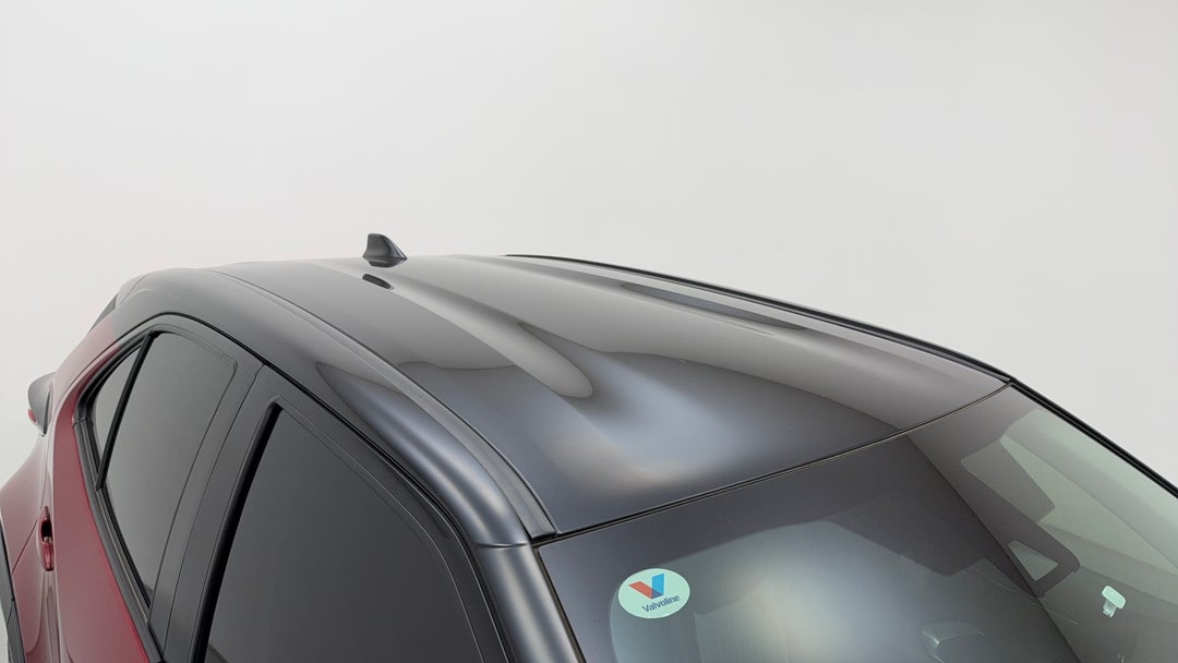 2022 Toyota Yaris Cross Urban Hybrid (two-tone), Automatic, 87993 km, Roof/Sunroof View