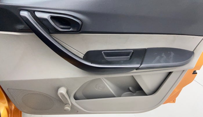 2018 Tata Tiago XE 1.2 REVOTRON, Petrol, Manual, 17,904 km, Driver Side Door Panels Control