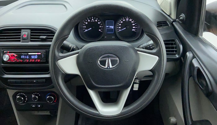 2018 Tata Tiago XE 1.2 REVOTRON, Petrol, Manual, 17,904 km, Steering Wheel Close Up