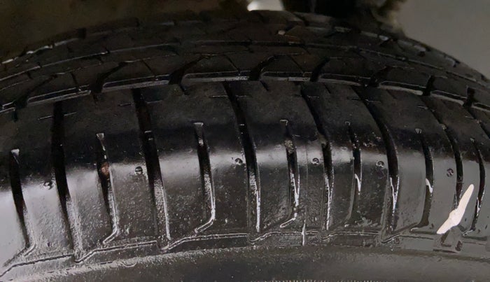 2018 Tata Tiago XE 1.2 REVOTRON, Petrol, Manual, 17,904 km, Left Rear Tyre Tread