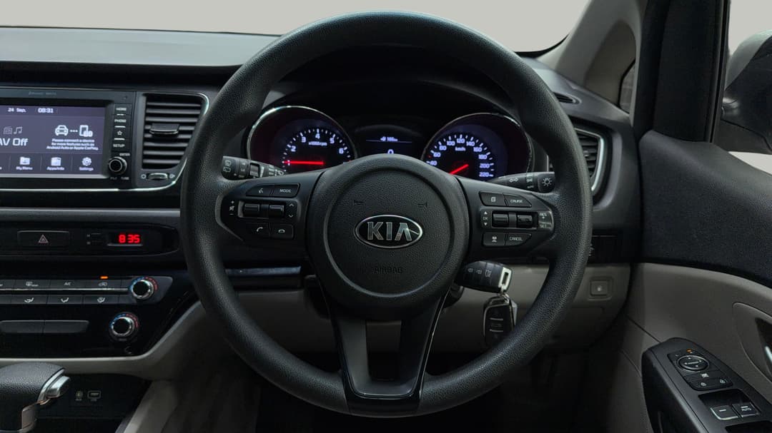 2018 Kia Carnival S, Automatic, 109077 km, Steering Wheel Close-up
