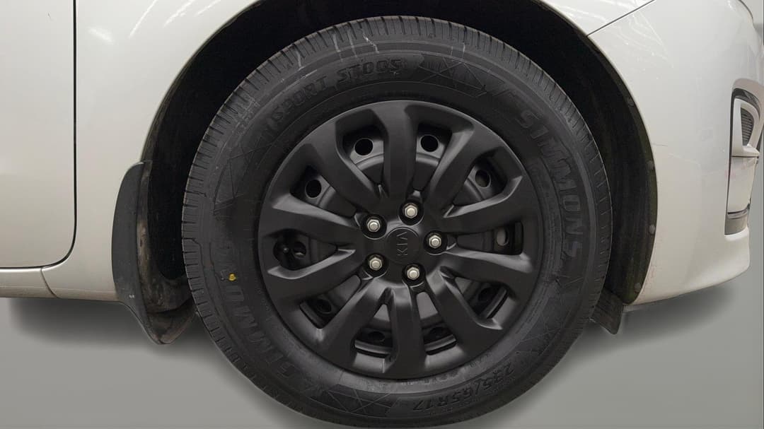 2018 Kia Carnival S, Automatic, 109077 km, Right Front Wheel