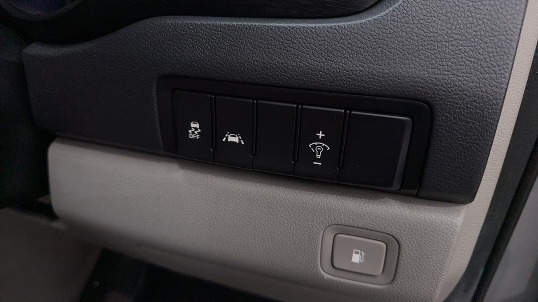 2018 Kia Carnival S, Automatic, 109077 km, Utility Switches/Buttons