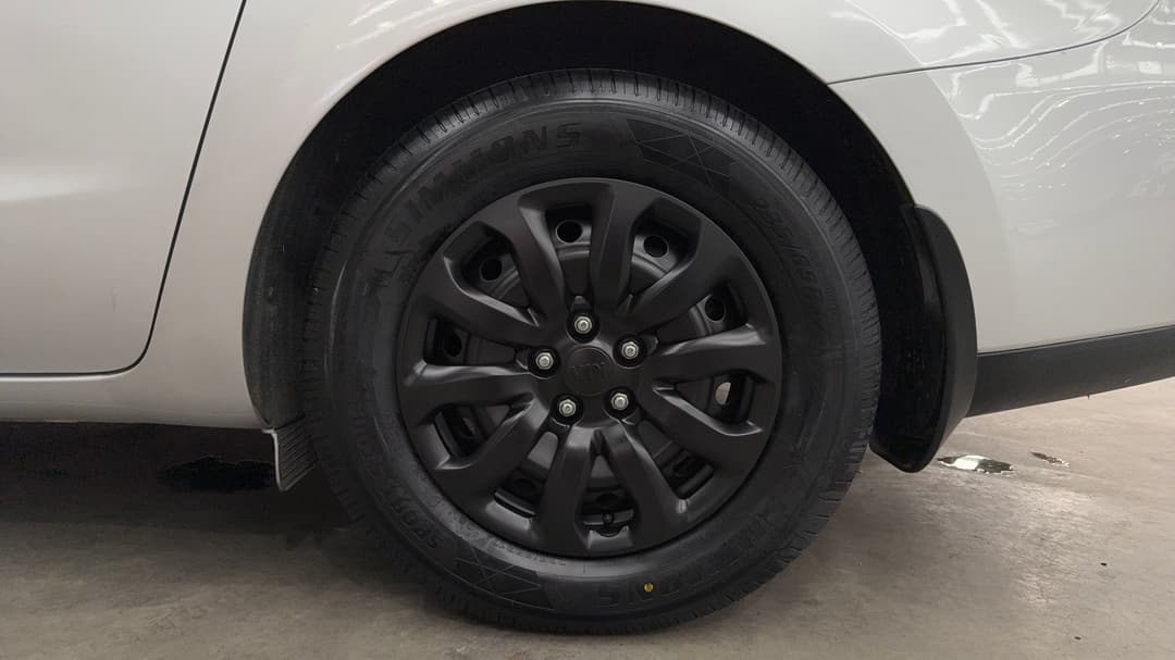 2018 Kia Carnival S, Automatic, 109077 km, Left Rear Wheel