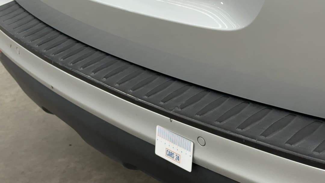 2018 Kia Carnival S, Automatic, 109077 km, Bumper Front Scratch