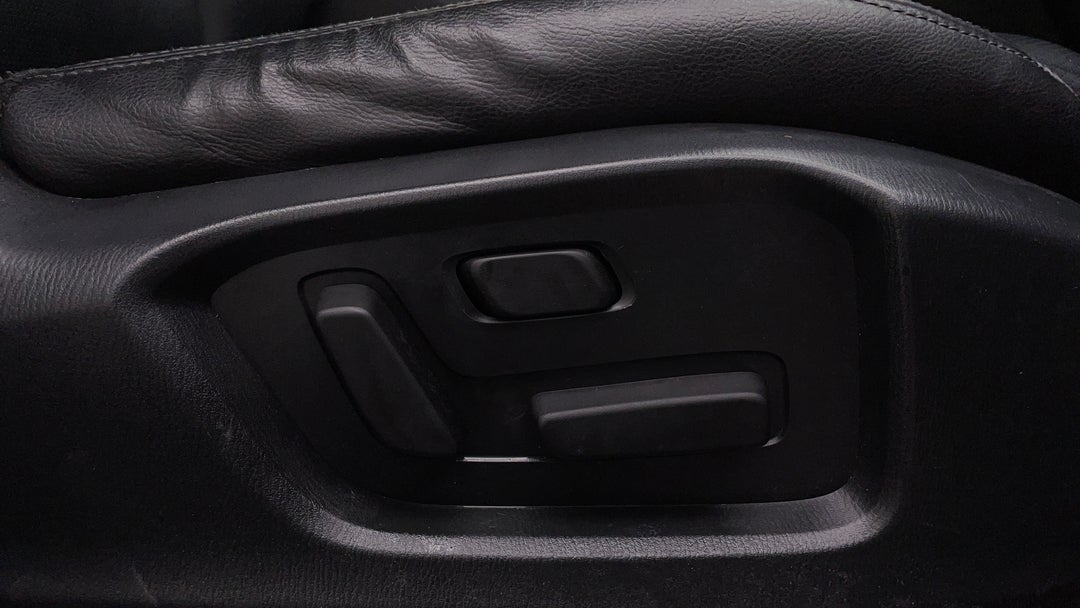 2019 Mazda CX-9 Touring (awd), Automatic, 69551 km, Drivers Side Adjustment Panel