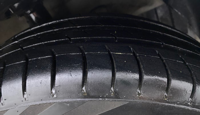 2015 Hyundai Xcent S 1.2, Petrol, Manual, 79,910 km, Right Front Tyre Tread