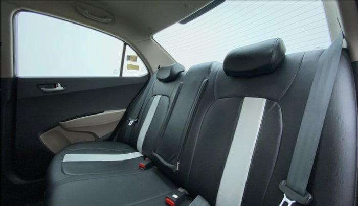 2015 Hyundai Xcent S 1.2, Petrol, Manual, 79,910 km, Right Side Rear Door Cabin