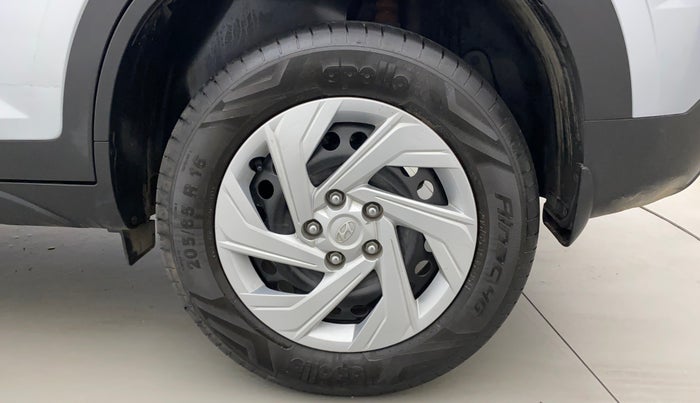 2022 Hyundai Creta E 1.5 PETROL, Petrol, Manual, 8,096 km, Left Rear Wheel