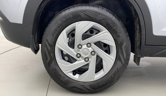 2022 Hyundai Creta E 1.5 PETROL, Petrol, Manual, 8,096 km, Right Rear Wheel