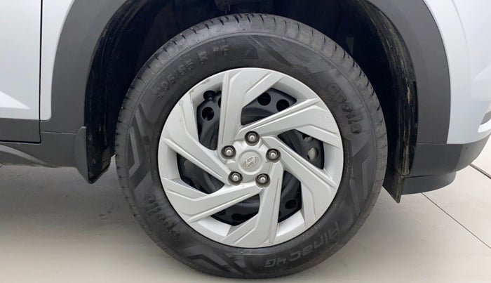 2022 Hyundai Creta E 1.5 PETROL, Petrol, Manual, 8,096 km, Right Front Wheel