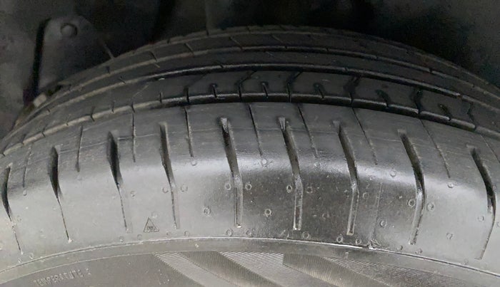 2022 Hyundai Creta E 1.5 PETROL, Petrol, Manual, 8,096 km, Right Rear Tyre Tread