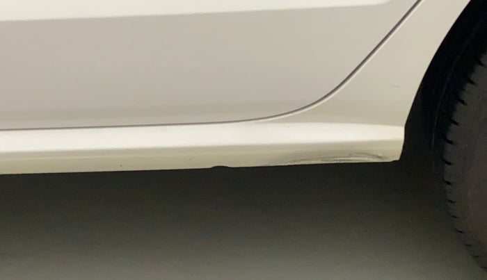 2017 Volkswagen Ameo HIGHLINE1.2L PLUS 16 ALLOY, Petrol, Manual, 47,924 km, Left running board - Slightly dented