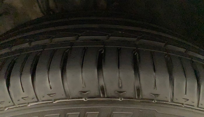 2017 Volkswagen Ameo HIGHLINE1.2L PLUS 16 ALLOY, Petrol, Manual, 47,924 km, Left Rear Tyre Tread