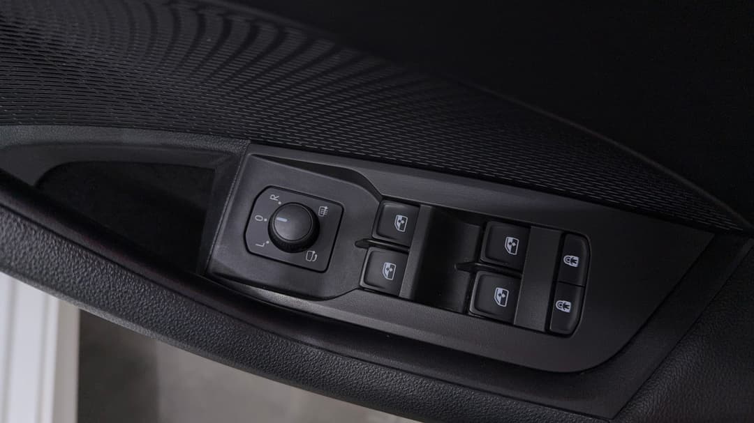 2021 SKODA Octavia 110 Tsi Style, Automatic, 105138 km, Drivers Side Door Panel Controls