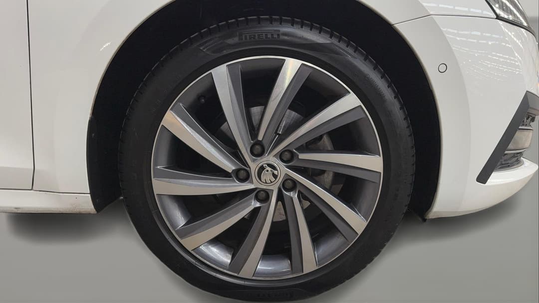 2021 SKODA Octavia 110 Tsi Style, Automatic, 105138 km, Right Front Wheel