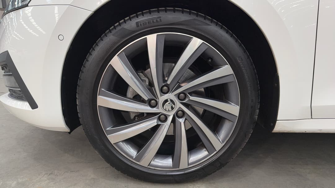 2021 SKODA Octavia 110 Tsi Style, Automatic, 105138 km, Left Front Wheel