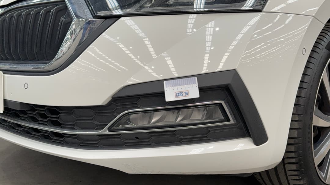 2021 SKODA Octavia 110 Tsi Style, Automatic, 105138 km, Bumper Front Scratch