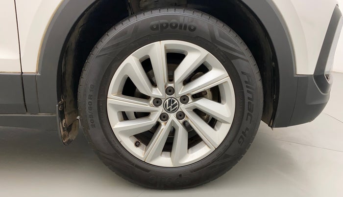 2021 Volkswagen TAIGUN HIGHLINE 1.0 TSI MT, Petrol, Manual, 25,192 km, Right Front Wheel