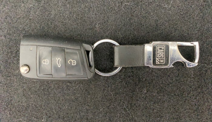 2021 Volkswagen TAIGUN HIGHLINE 1.0 TSI MT, Petrol, Manual, 25,192 km, Key Close Up