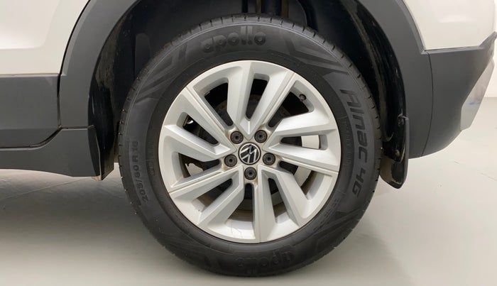2021 Volkswagen TAIGUN HIGHLINE 1.0 TSI MT, Petrol, Manual, 25,192 km, Left Rear Wheel
