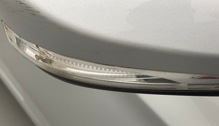 2015 Hyundai Verna FLUIDIC 4S 1.6 VTVT S, Petrol, Manual, 61,311 km, Right rear-view mirror - Indicator light has minor damage