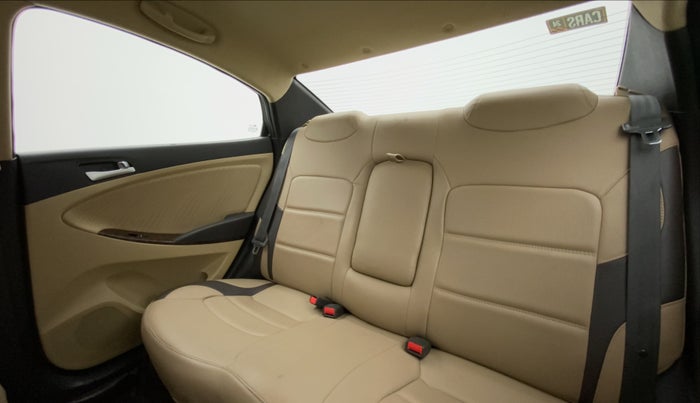2015 Hyundai Verna FLUIDIC 4S 1.6 VTVT S, Petrol, Manual, 61,311 km, Right Side Rear Door Cabin
