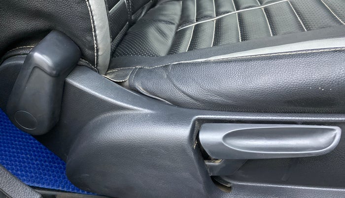 2018 Volkswagen Ameo COMFORTLINE 1.0, Petrol, Manual, 63,554 km, Driver Side Adjustment Panel