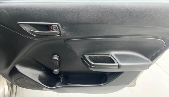 2021 Maruti Swift LXI D, Petrol, Manual, 5,054 km, Driver Side Door Panels Control