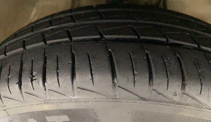 2019 Maruti Alto LXI, Petrol, Manual, 9,029 km, Right Front Tyre Tread