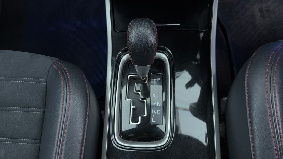 2021 Mitsubishi Outlander Black Edition 7 Seat (2WD), Automatic, 98176 km, Gear Lever 