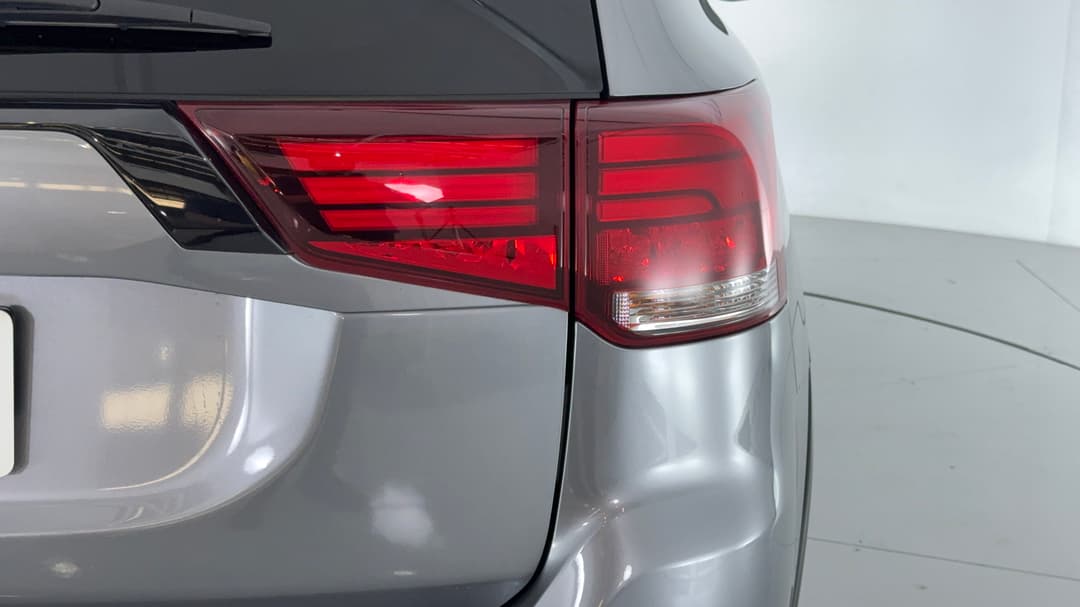 2021 Mitsubishi Outlander Black Edition 7 Seat (2WD), Automatic, 98176 km, Badge (Boot Right Side)