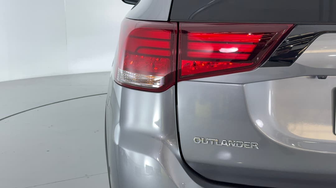 2021 Mitsubishi Outlander Black Edition 7 Seat (2WD), Automatic, 98176 km, Badge (Boot Left Side)