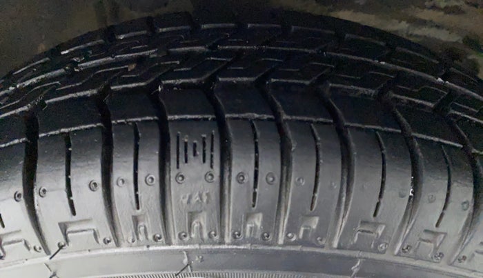 2016 Maruti Alto 800 LXI, Petrol, Manual, 25,147 km, Right Front Tyre Tread