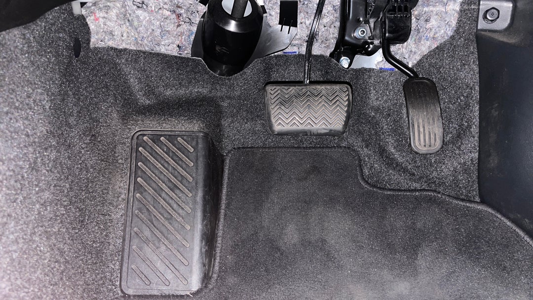 2021 Toyota Yaris Ascent Sport, Automatic, 13320 km, Pedals and Footmat