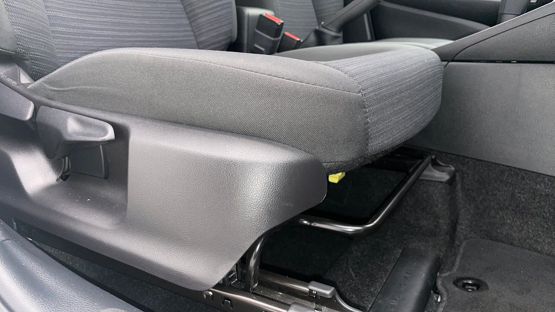 2021 Toyota Yaris Ascent Sport, Automatic, 13320 km, Drivers Side Adjustment Panel