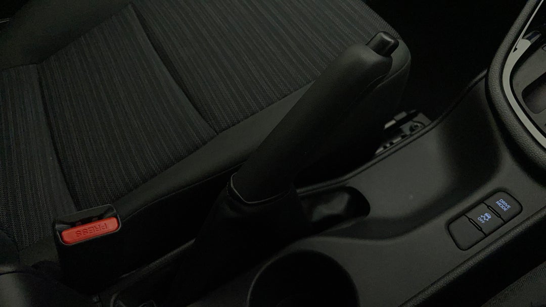 2021 Toyota Yaris Ascent Sport, Automatic, 13320 km, Handbrake