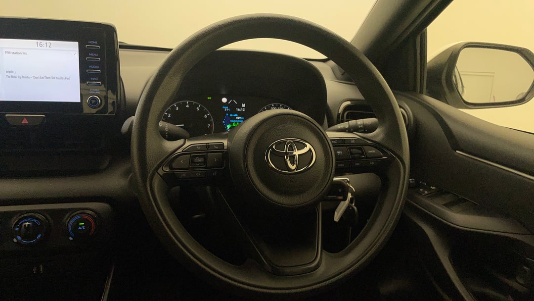 2021 Toyota Yaris Ascent Sport, Automatic, 13320 km, Steering Wheel Close-up