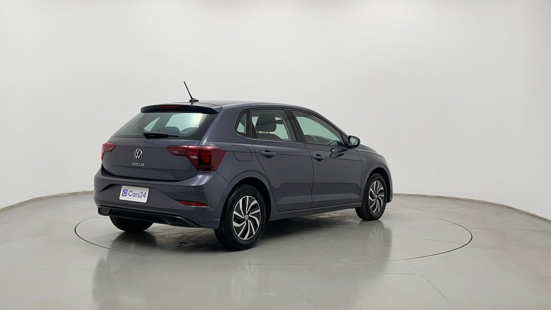 Right Back Diagonal (45- Degree) View