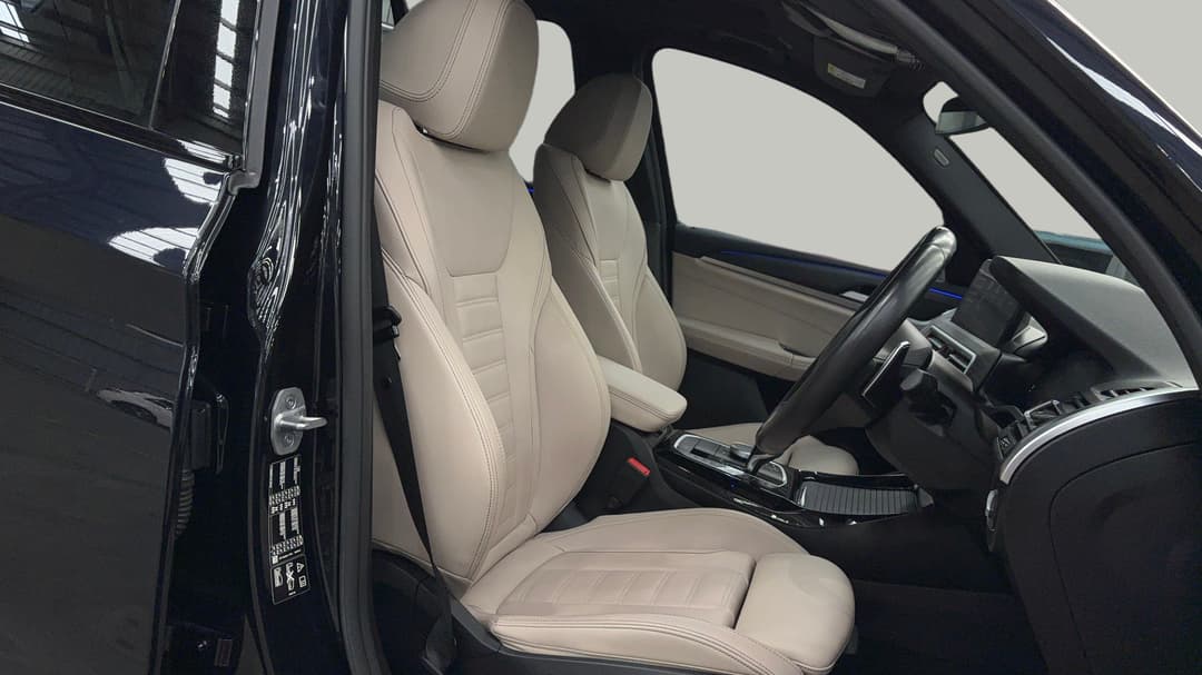 2022 BMW X3 xDrive30i M Sport, Automatic, 62041 km, Right Side Front Door Cabin View