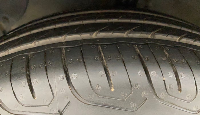 2015 Hyundai Xcent S (O) 1.2, Petrol, Manual, 83,824 km, Left Front Tyre Tread