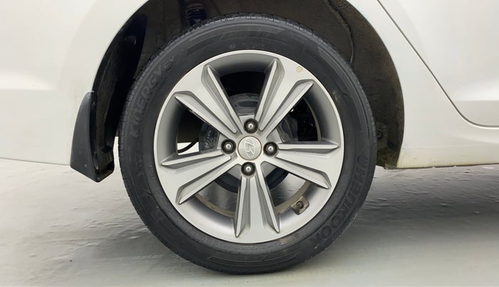 2017 Hyundai Verna 1.6 CRDI SX + AT, Diesel, Automatic, 66,905 km, Right Rear Wheel