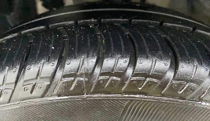 2015 Hyundai Elite i20 ASTA 1.4 CRDI, Diesel, Manual, 60,292 km, Left Front Tyre Tread