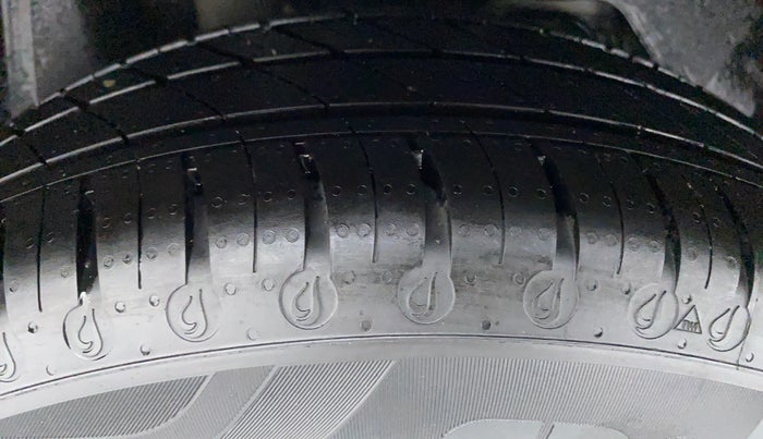 2017 Ford Figo Aspire 1.2 TITANIUM PETROL, Petrol, Manual, 41,530 km, Right Rear Tyre Tread