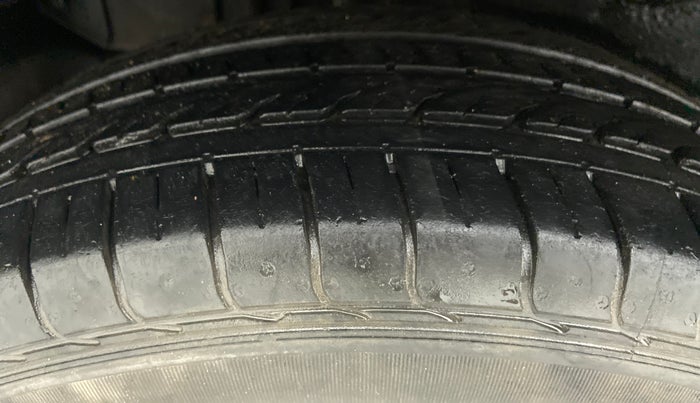 2018 Tata NEXON XM 1.2, Petrol, Manual, 22,703 km, Right Rear Tyre Tread