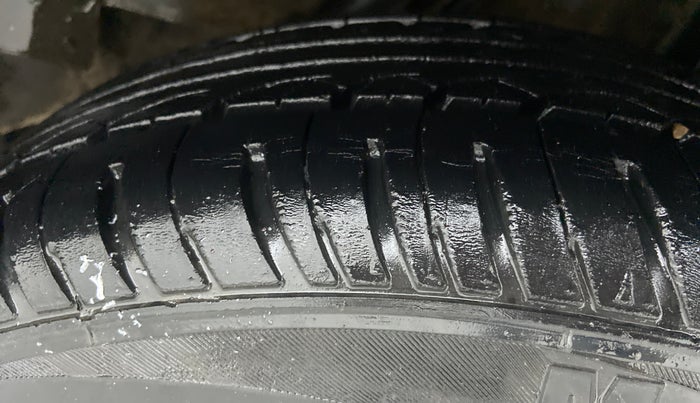 2015 Honda City VX MT O DIESEL, Diesel, Manual, 1,03,300 km, Left Rear Tyre Tread