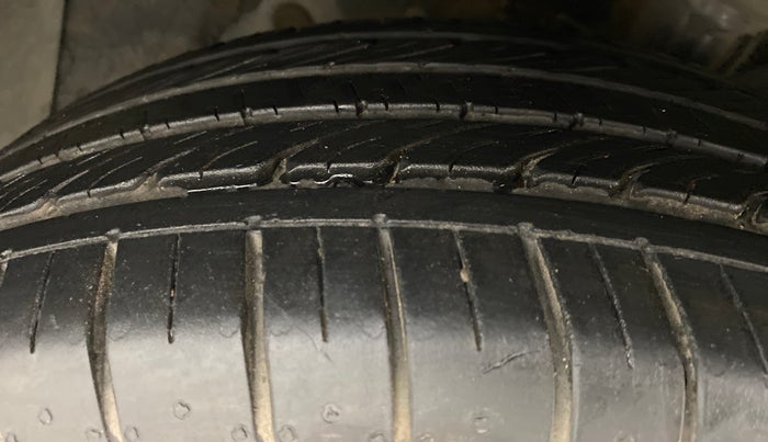 2016 Hyundai Creta 1.6 SX PLUS VTVT, Petrol, Manual, 72,879 km, Right Front Tyre Tread
